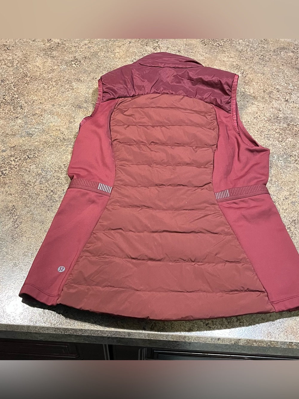 Lululemon Down For It Vest, size 8, Red Merlot, very good condition
#57 - Picture 7 of 8
